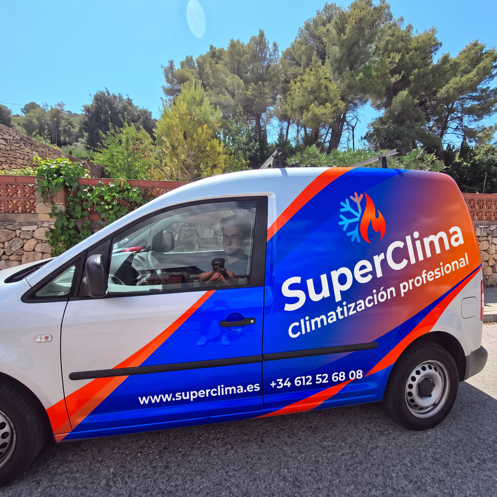Furgoneta de trabajo instaladores SUPER CLIMA